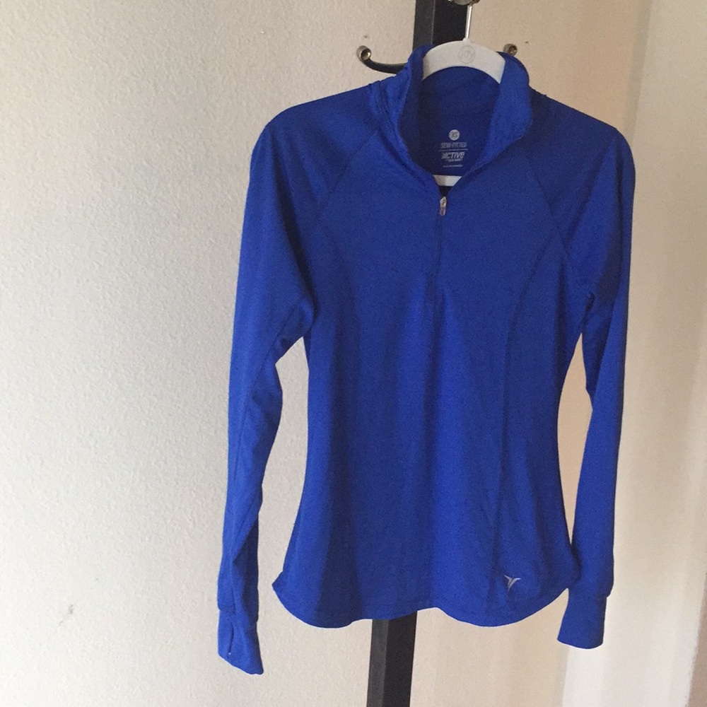Old Navy Active, Semi-Fitted Athletic Shirt